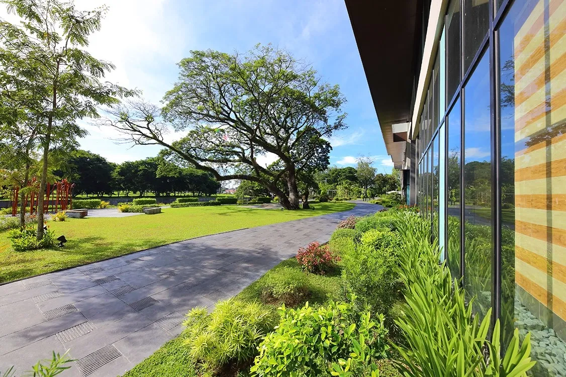 Midori Hotel 庭園步道