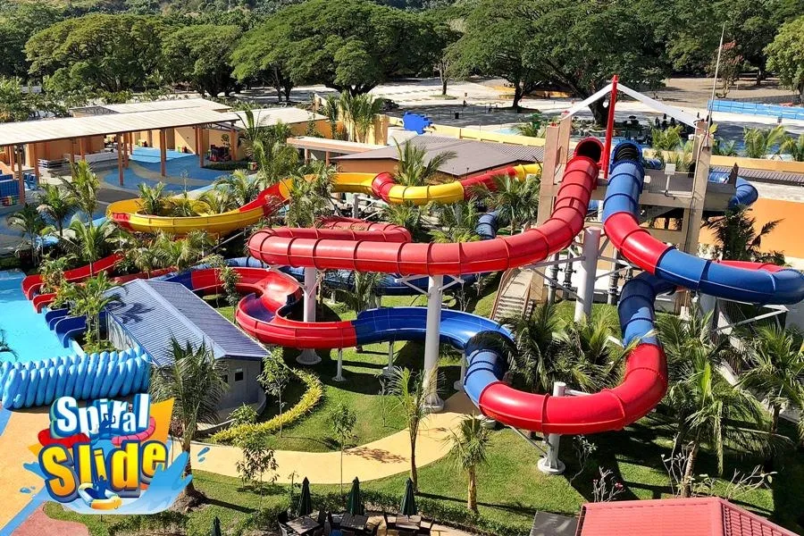 Aqua Planet Spiral Slide 螺旋滑水道空拍