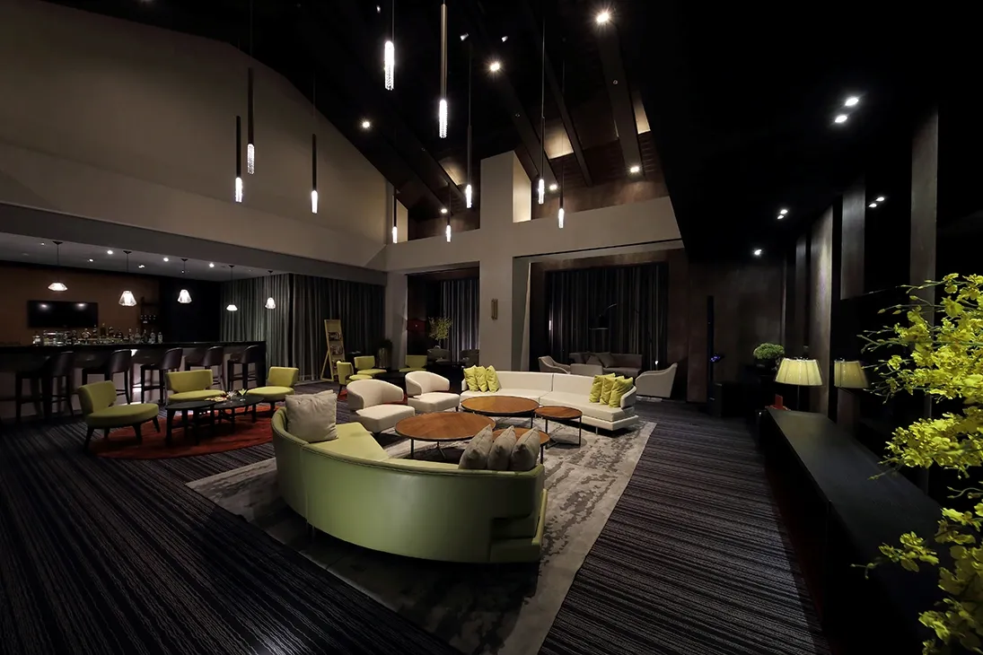 Midori Hotel 夜間酒吧沙發區