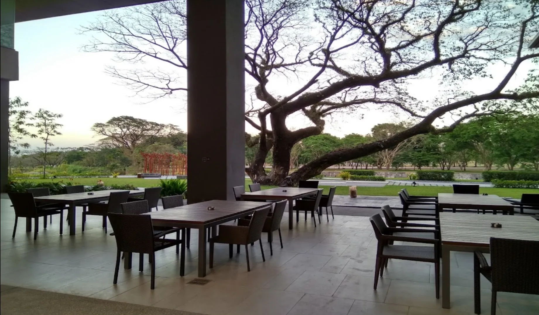 Midori Hotel 戶外庭園用餐區